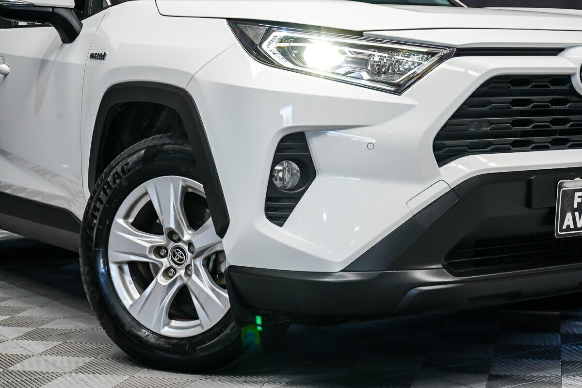 Toyota Rav4 image 2