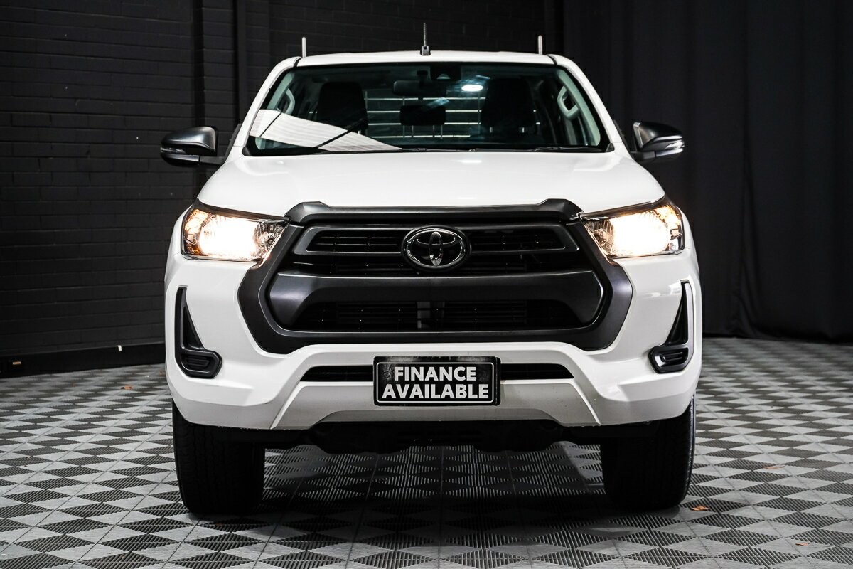 Toyota Hilux image 3