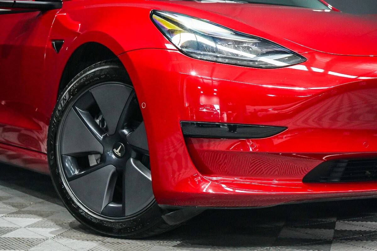 Tesla Model 3 image 2