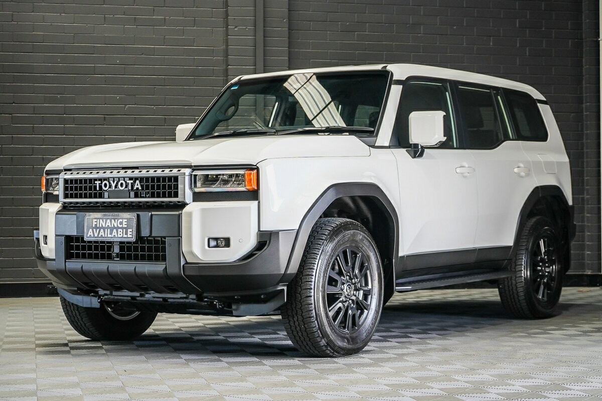 Toyota Landcruiser Prado image 4
