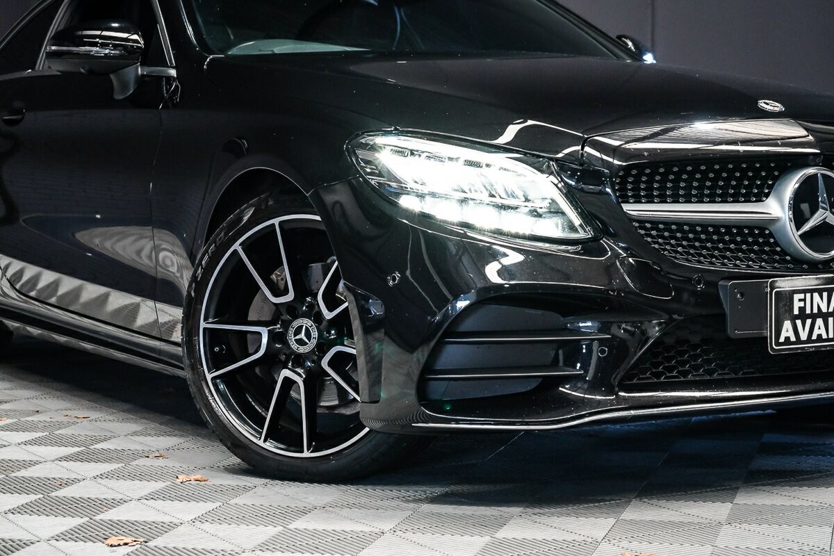 Mercedes Benz C-class image 2
