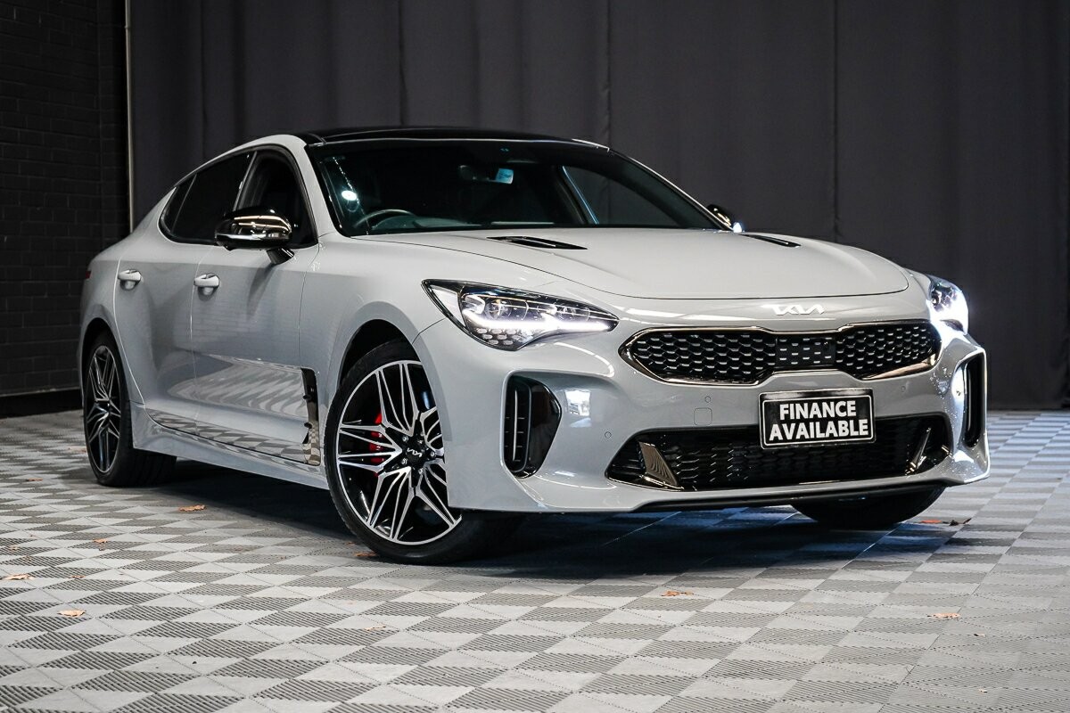 Kia Stinger image 1