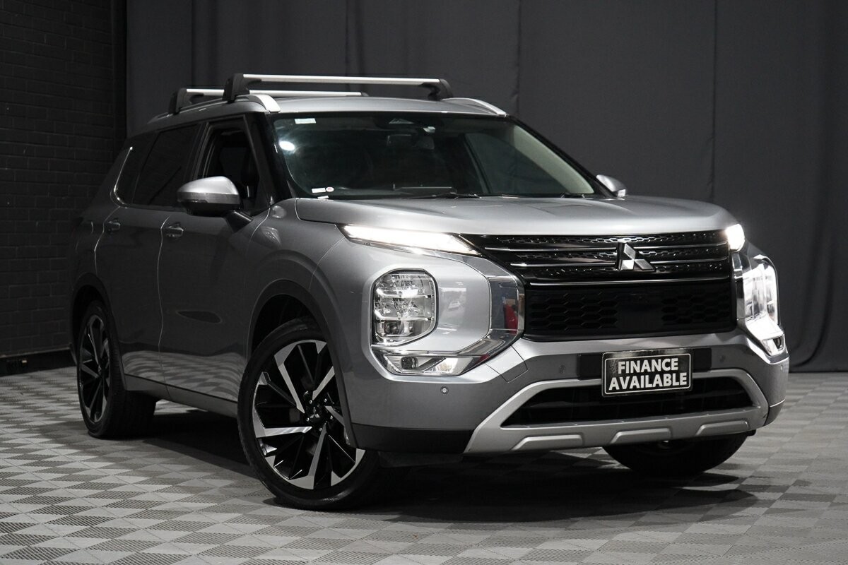 Mitsubishi Outlander image 1