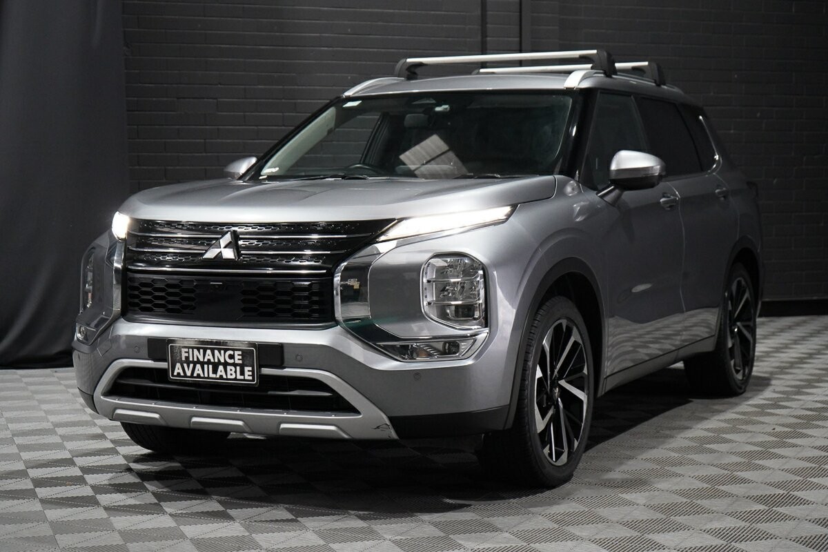Mitsubishi Outlander image 4