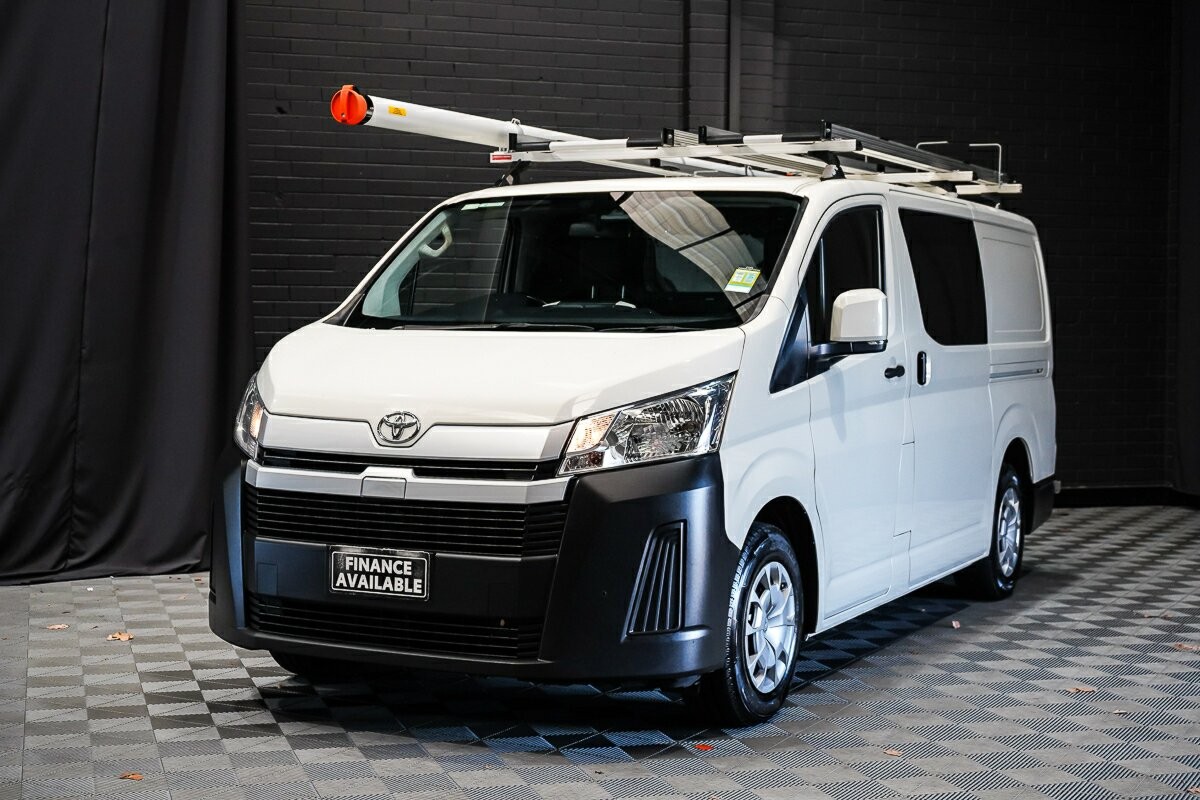 Toyota Hiace image 4
