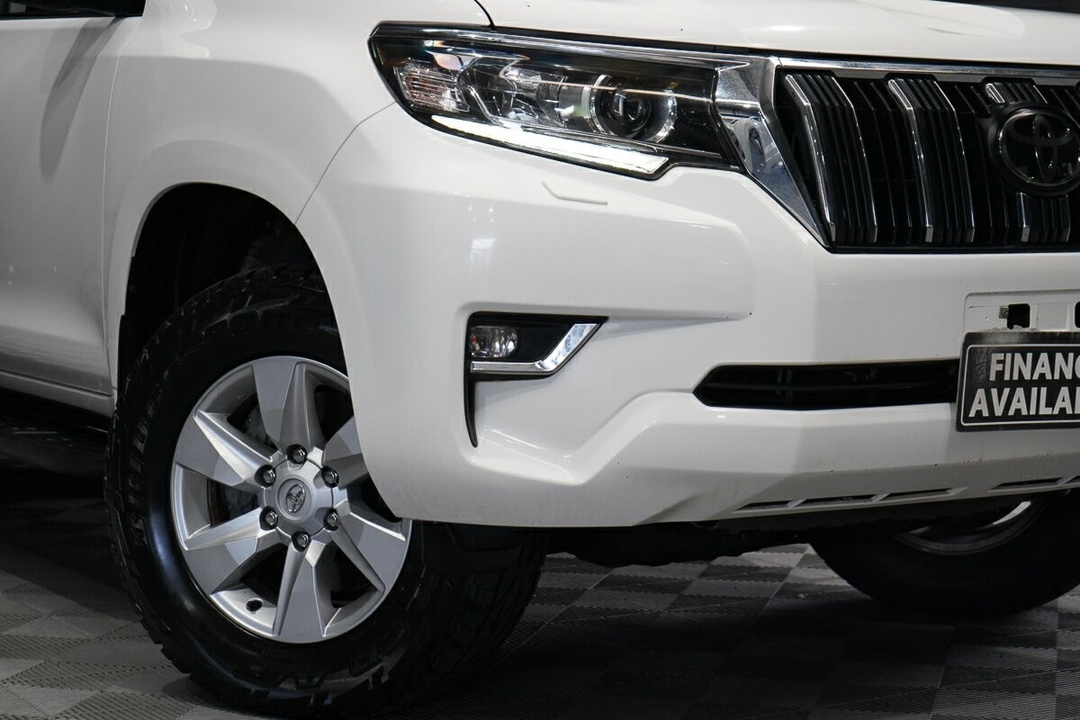 Toyota Landcruiser Prado image 2