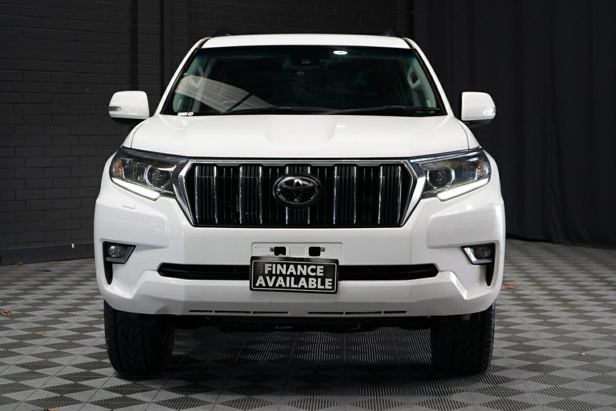 Toyota Landcruiser Prado image 3
