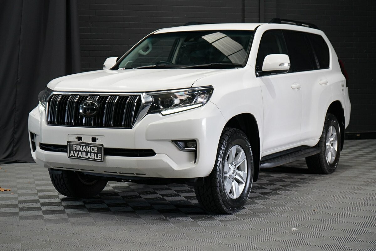 Toyota Landcruiser Prado image 4