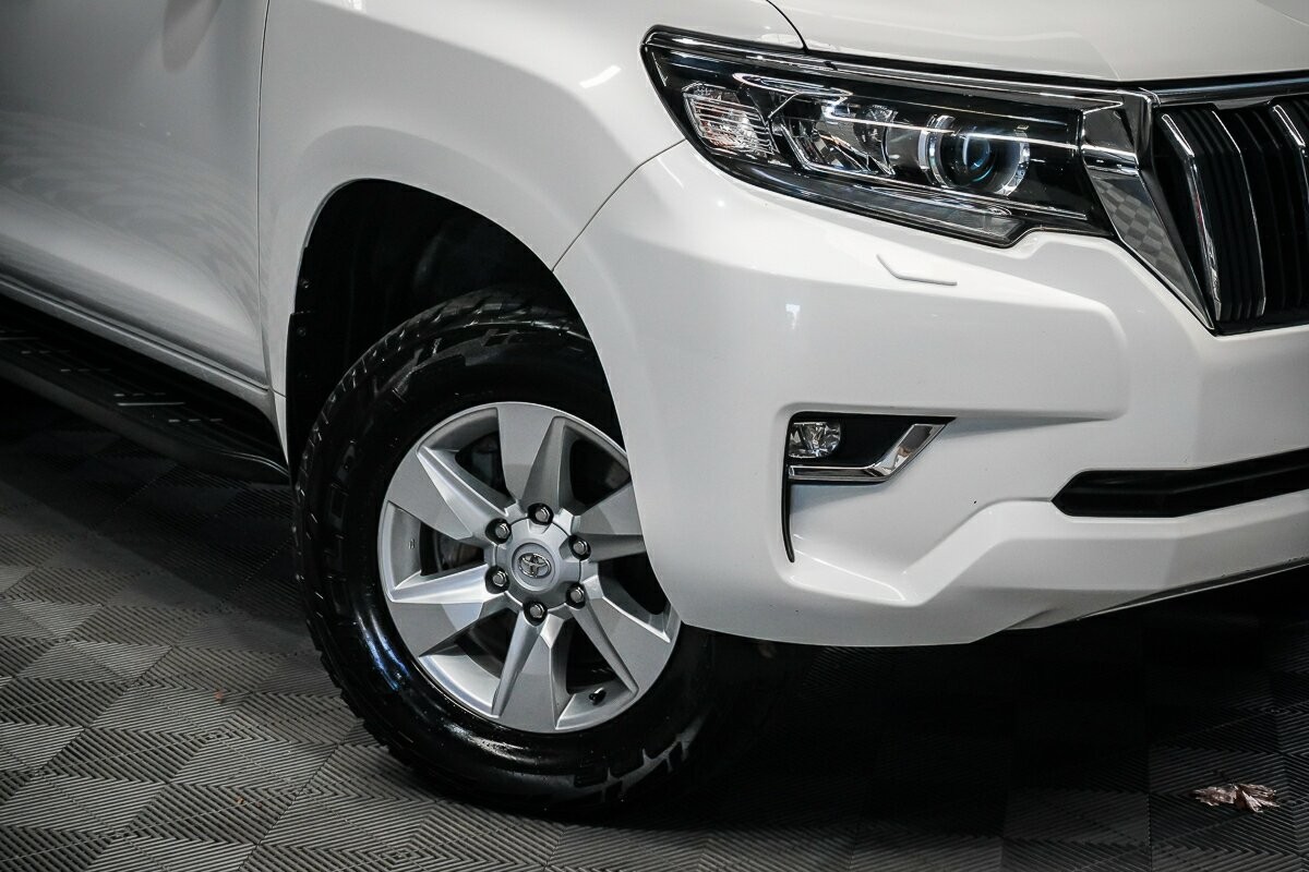 Toyota Landcruiser Prado image 2