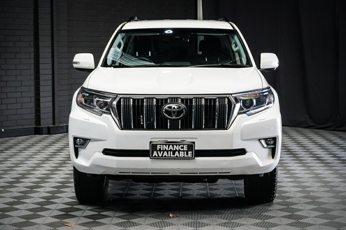 Toyota Landcruiser Prado image 3