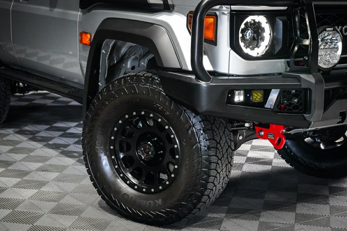 Toyota Landcruiser image 2