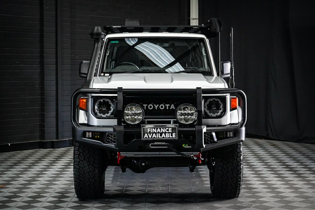 Toyota Landcruiser image 3