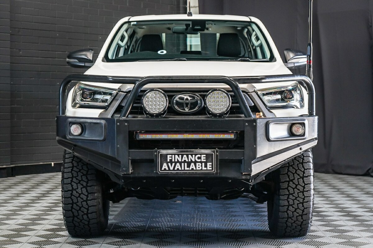 Toyota Hilux image 3