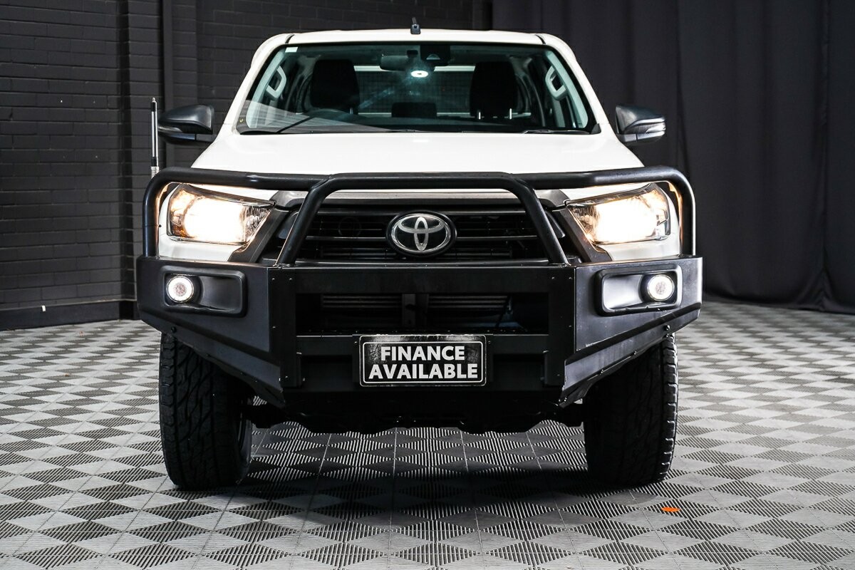 Toyota Hilux image 3