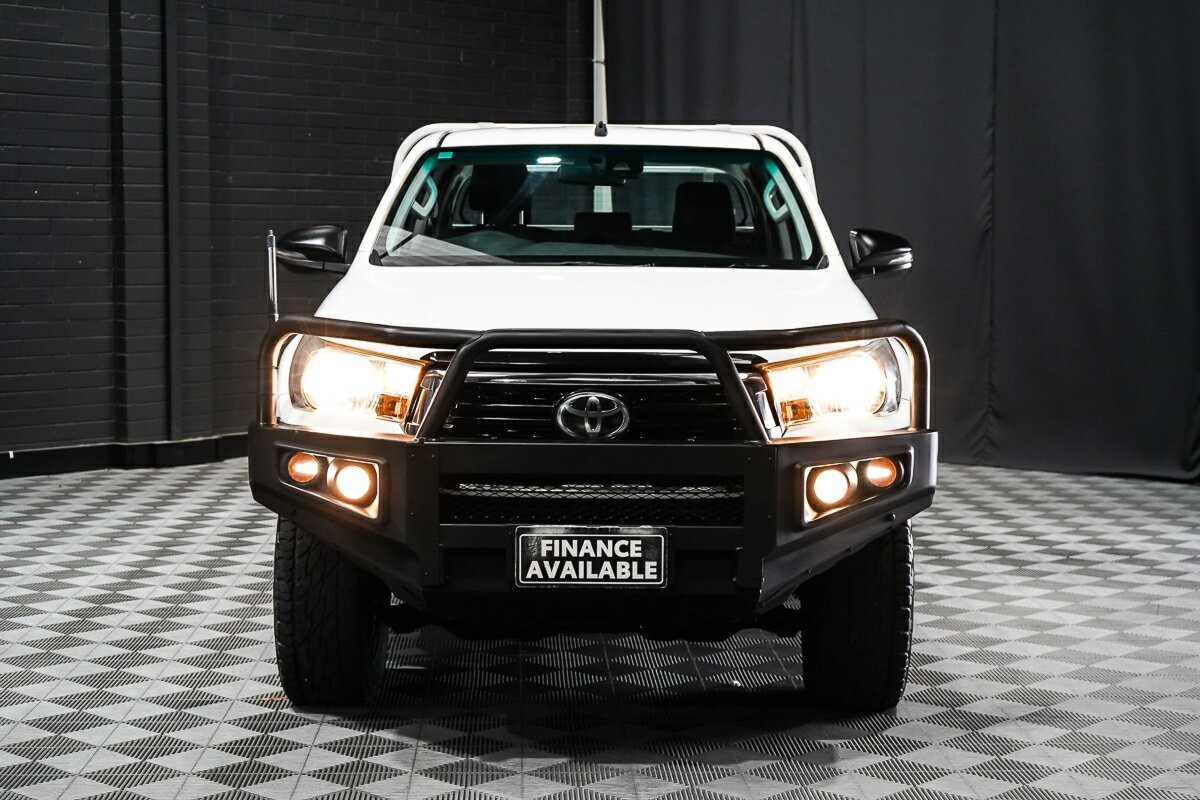 Toyota Hilux image 3