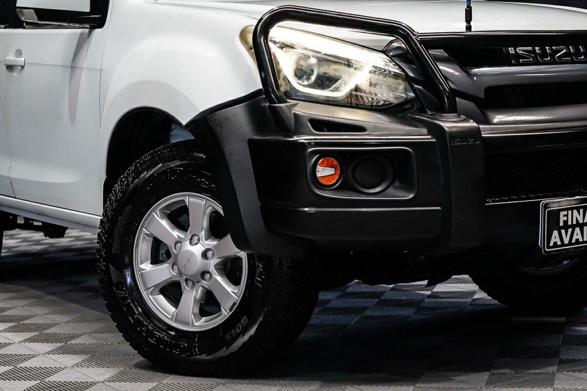 Isuzu Mu-x image 2