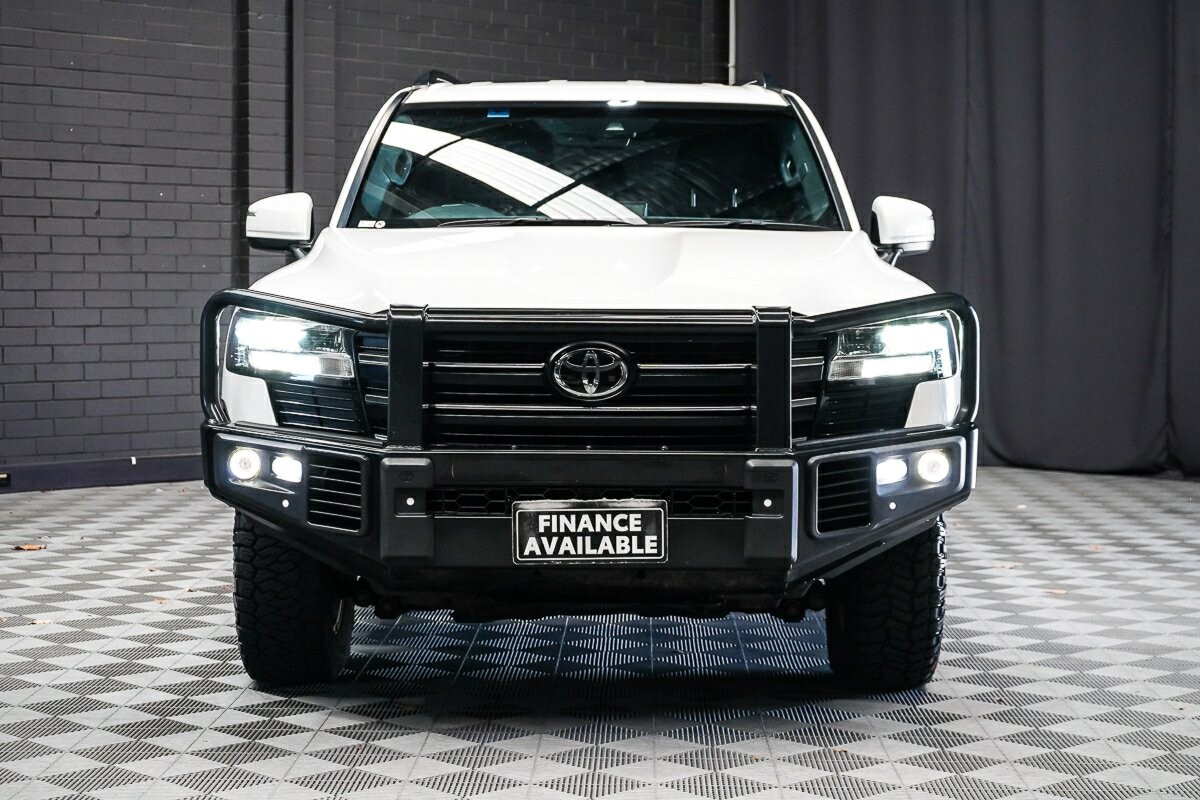 Toyota Landcruiser image 3