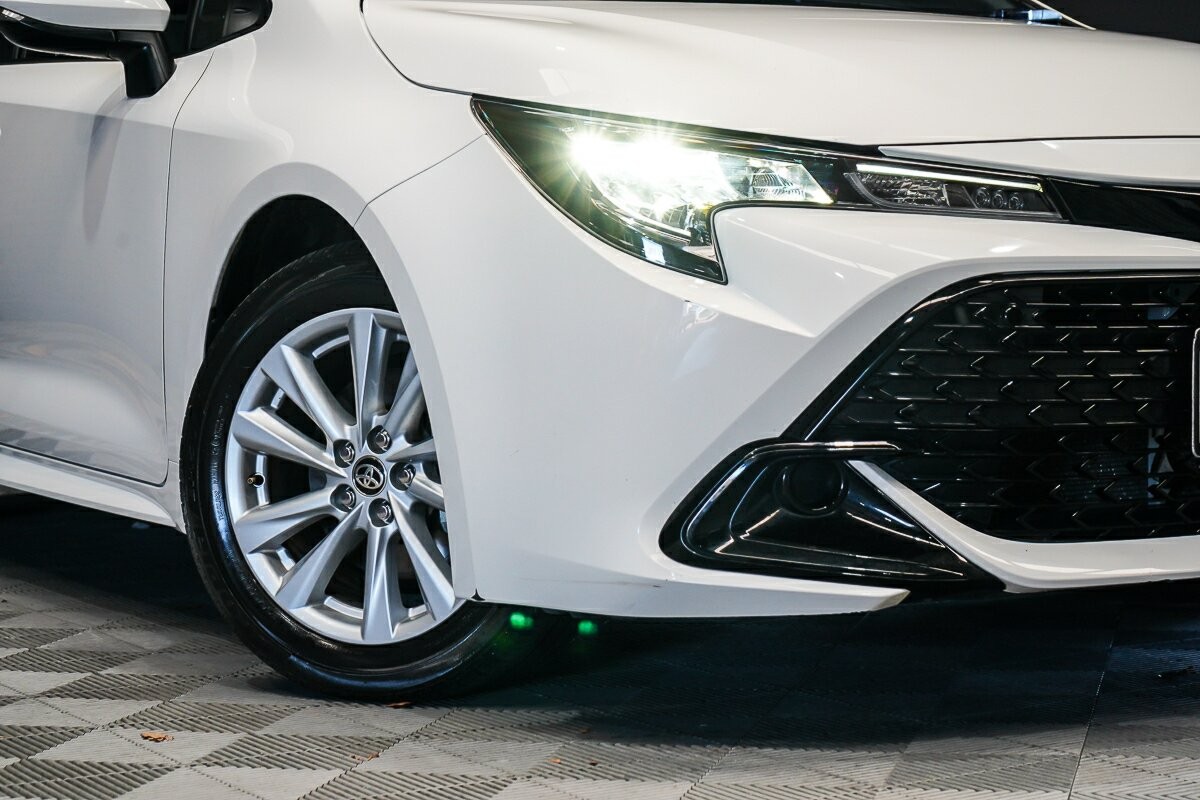 Toyota Corolla image 2