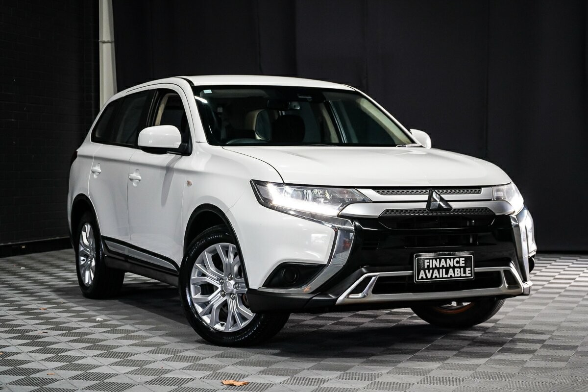 Mitsubishi Outlander image 1