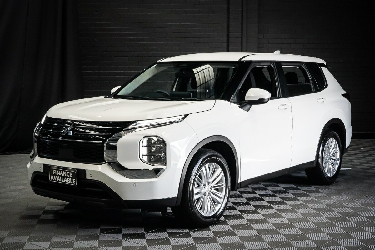 Mitsubishi Outlander image 4