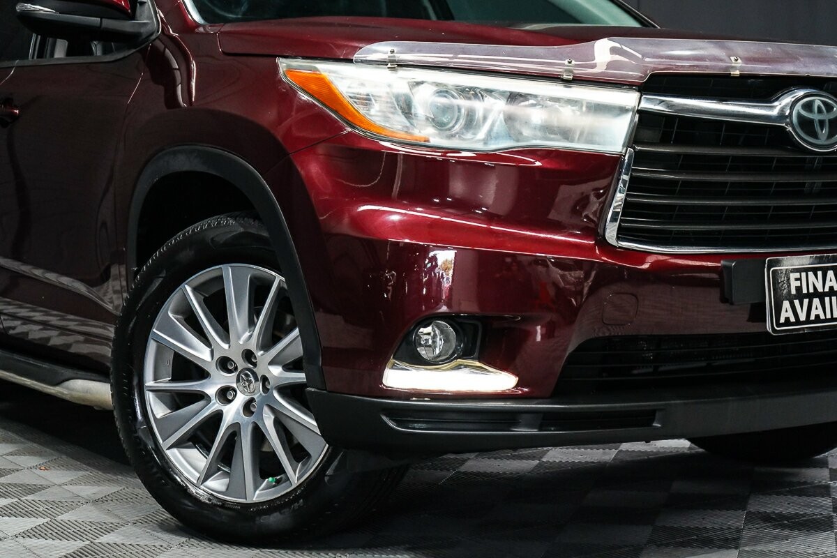 Toyota Kluger image 2