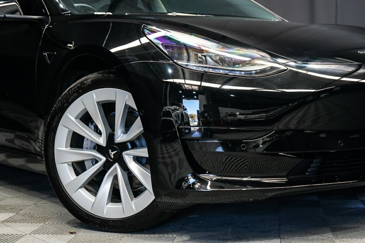 Tesla Model 3 image 2