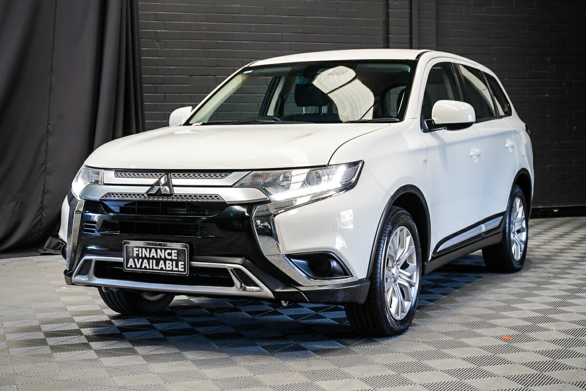 Mitsubishi Outlander image 4