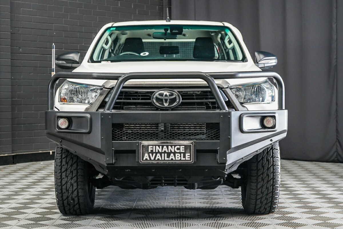 Toyota Hilux image 3