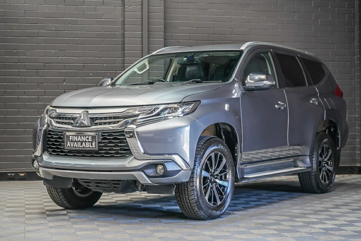Mitsubishi Pajero Sport image 4