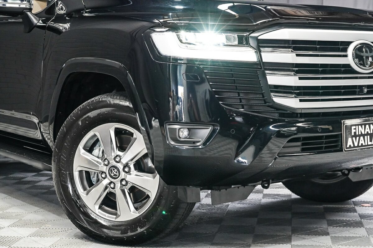 Toyota Landcruiser image 2