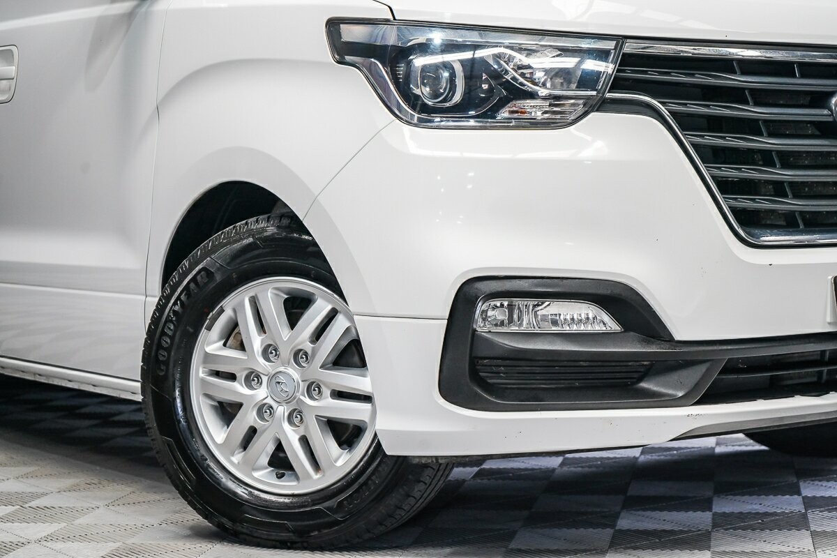 Hyundai Imax image 2