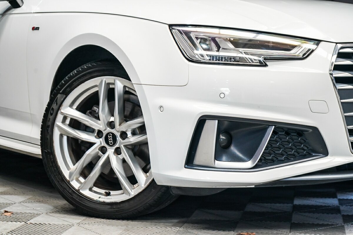 Audi A4 image 2
