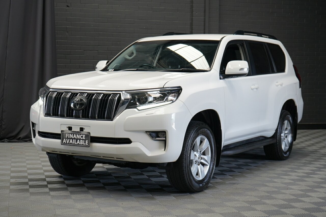 Toyota Landcruiser Prado image 4