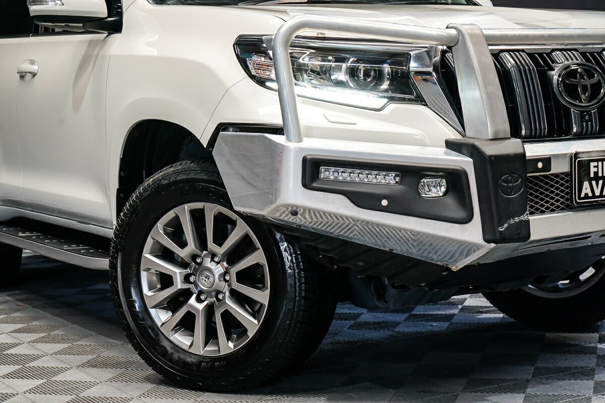 Toyota Landcruiser Prado image 2