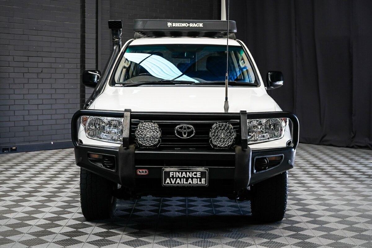 Toyota Landcruiser image 3