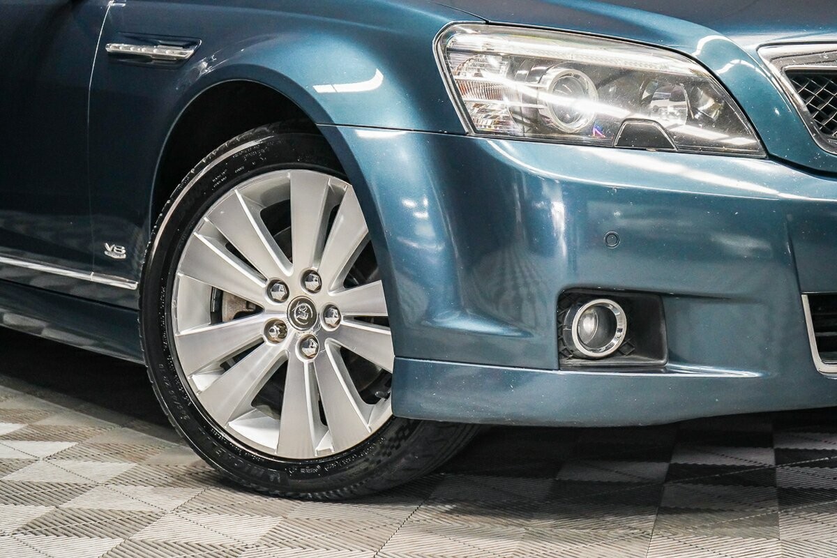 Holden Caprice image 2