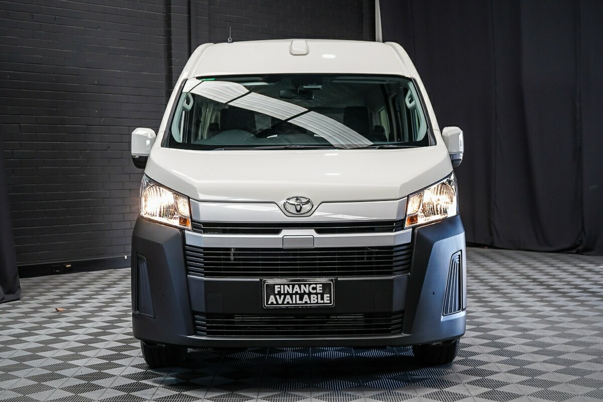 Toyota Hiace image 3