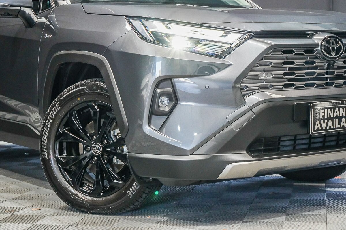 Toyota Rav4 image 2