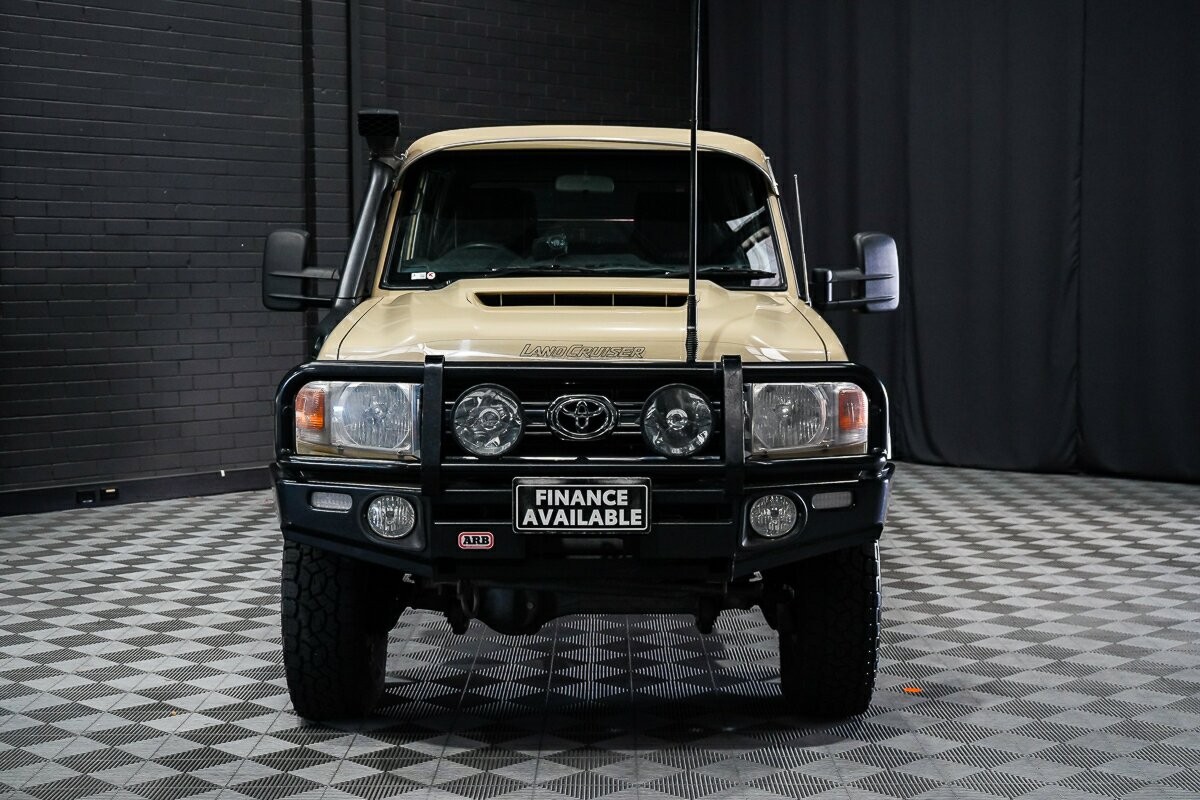 Toyota Landcruiser image 3