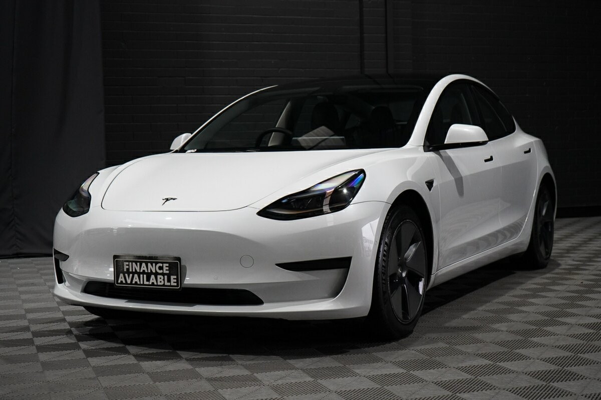 Tesla Model 3 image 4