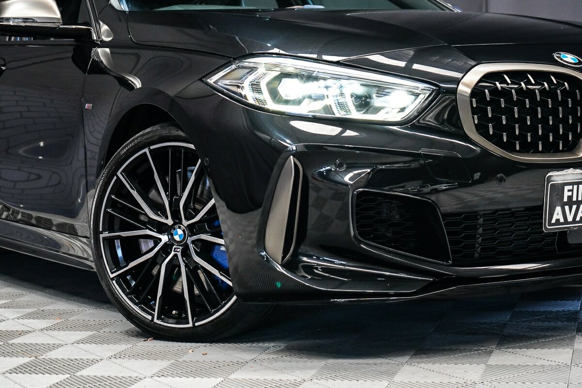 BMW 1 Series image 2