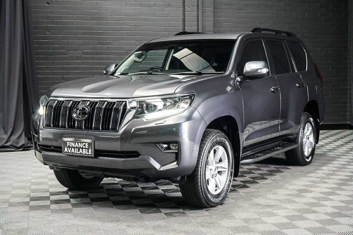 Toyota Landcruiser Prado image 4
