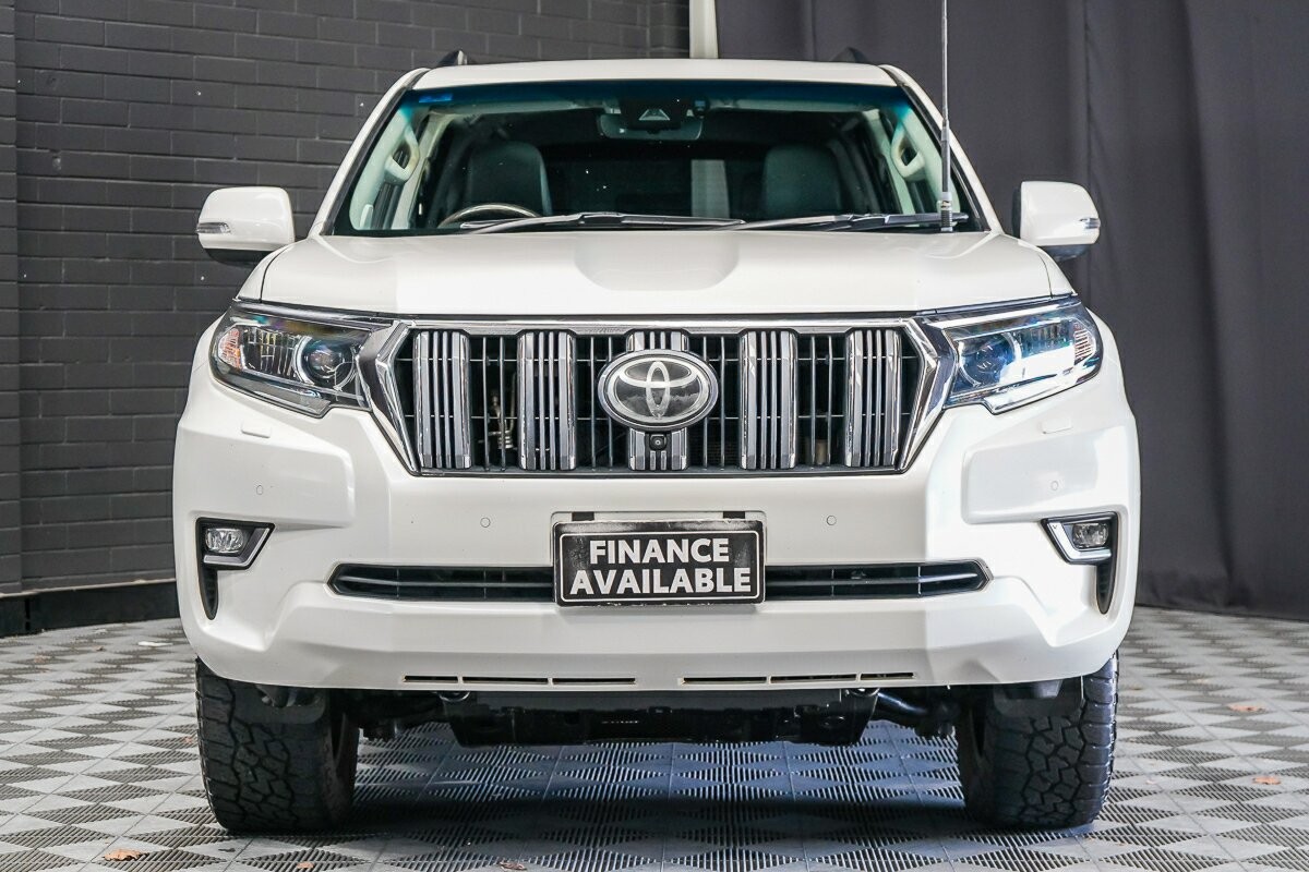 Toyota Landcruiser Prado image 3