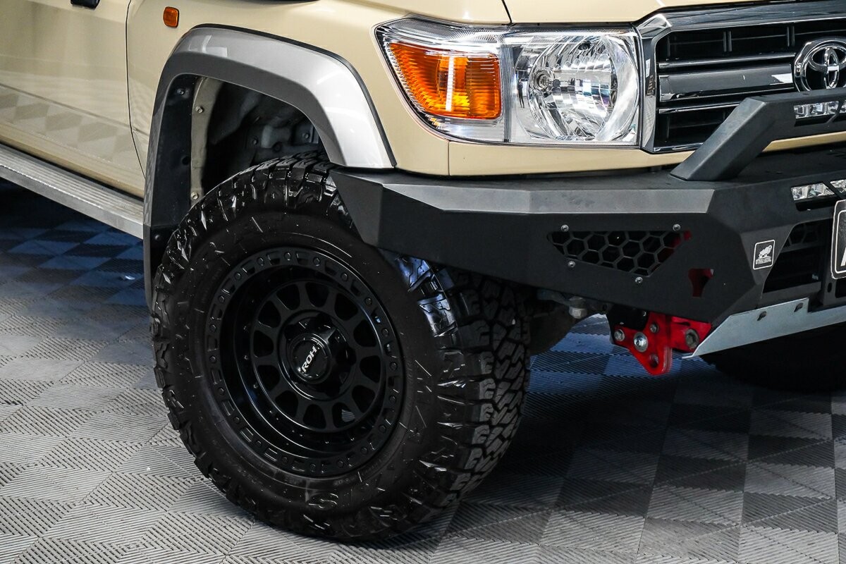 Toyota Landcruiser image 2