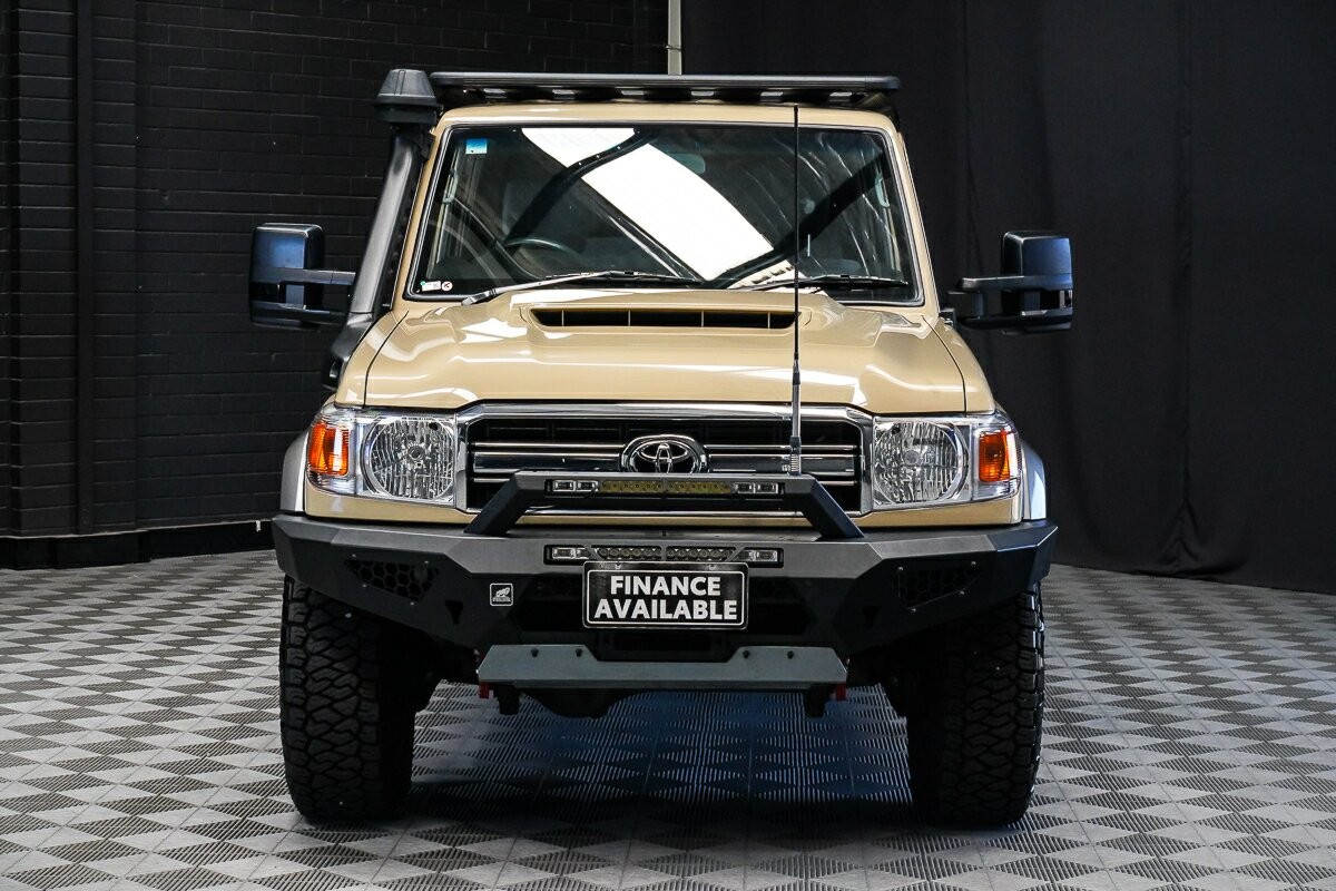 Toyota Landcruiser image 3