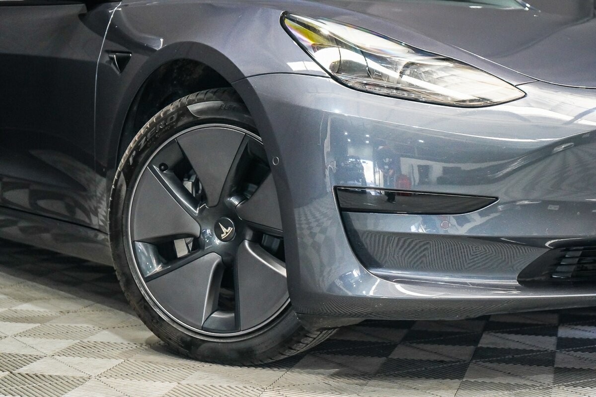 Tesla Model 3 image 2