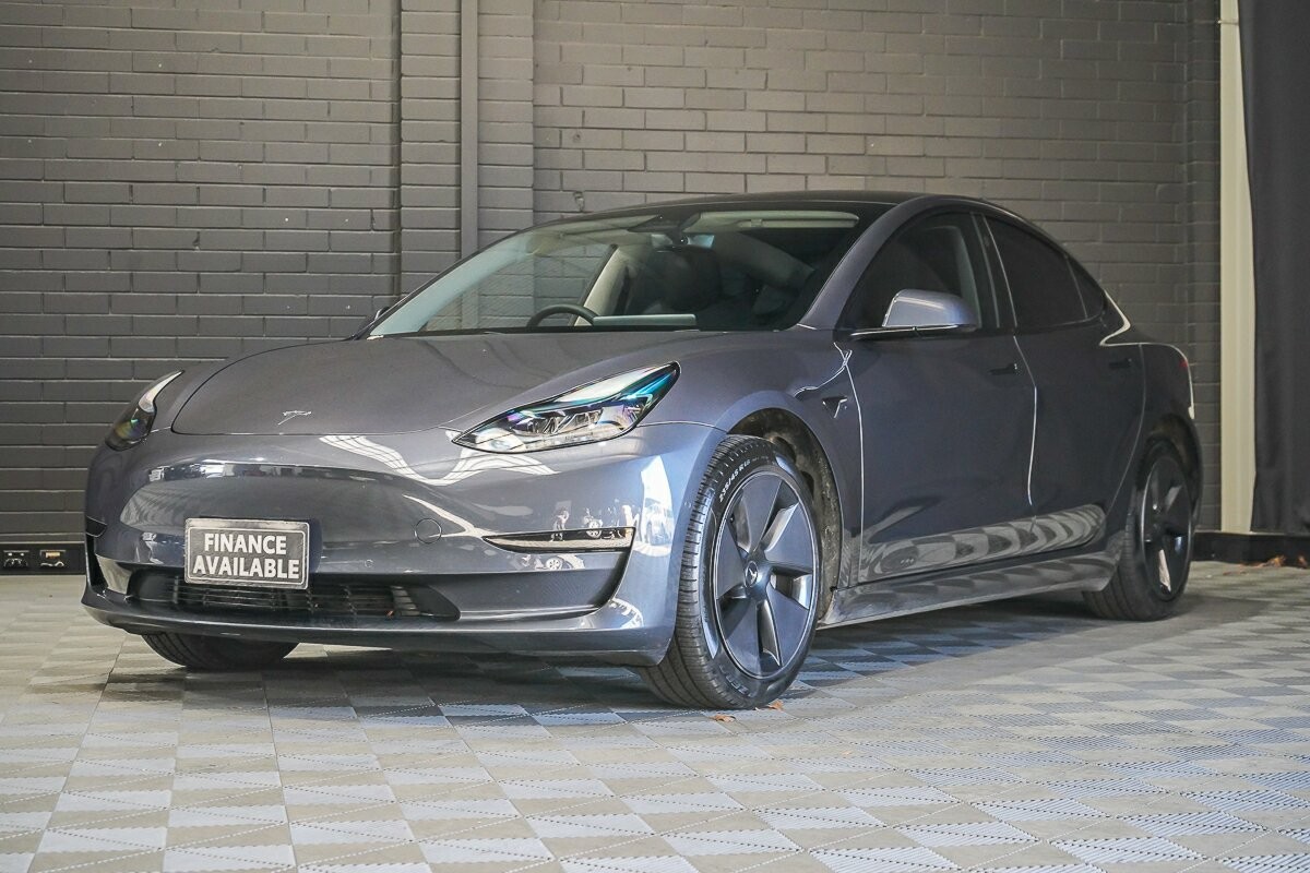 Tesla Model 3 image 4