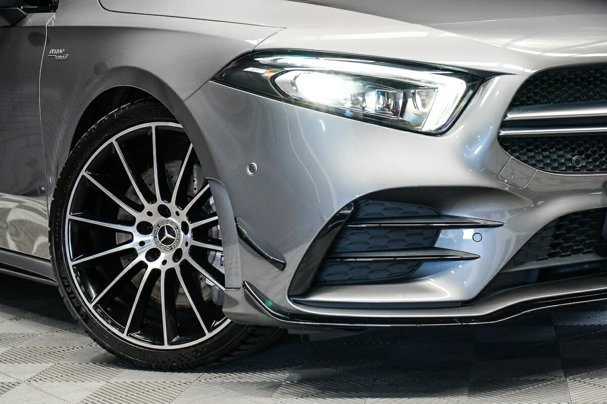 Mercedes Benz A-class image 2