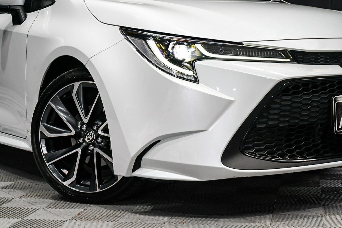 Toyota Corolla image 2