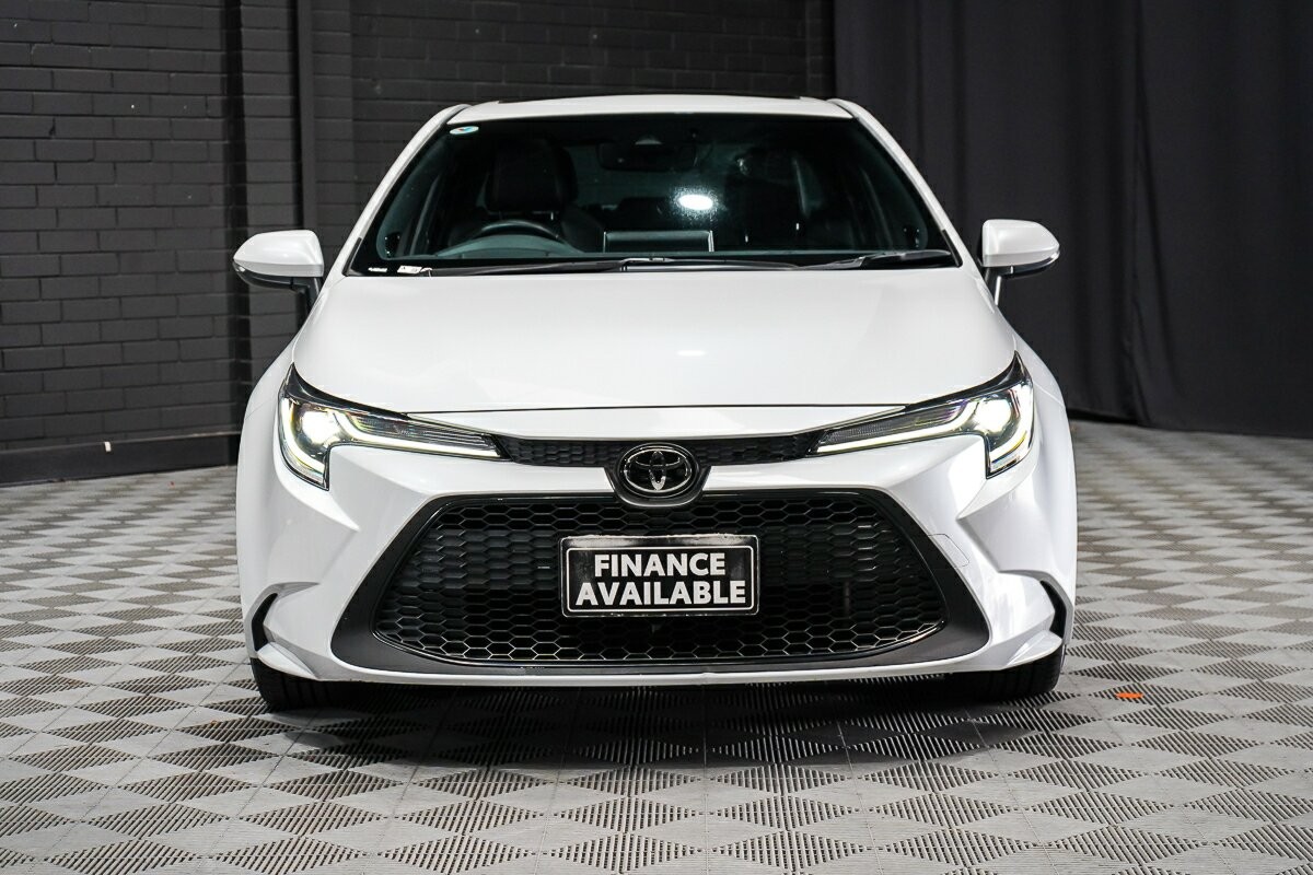 Toyota Corolla image 3